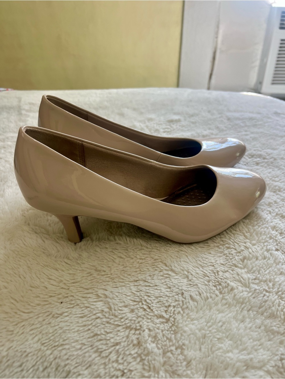 Life Stride Soft Stride Blush Patent Round-Toe 2 inch Heels